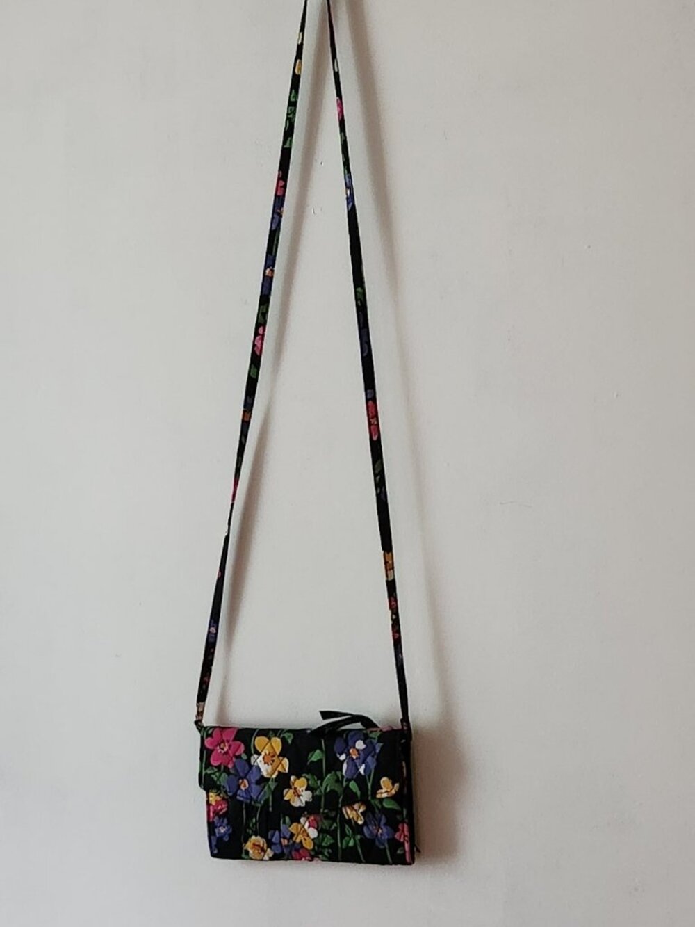 Vera Bradley All In One Crossbody 2013 Midnight Blues floral print VGUC